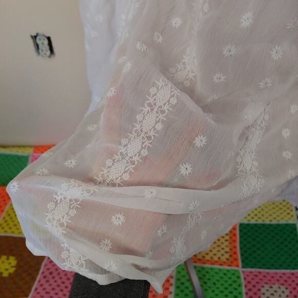 Nicole Miller Size Small S White Flowy Blouse Sheer V Neck Top Summer Boho Indie - Picture 9 of 13